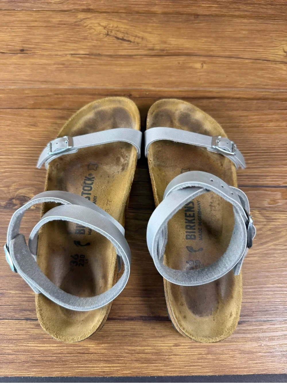 Birkenstock Yara Silver Birko-Flor Buckle Strap Sandal Women’s Size 5 US 36 EU